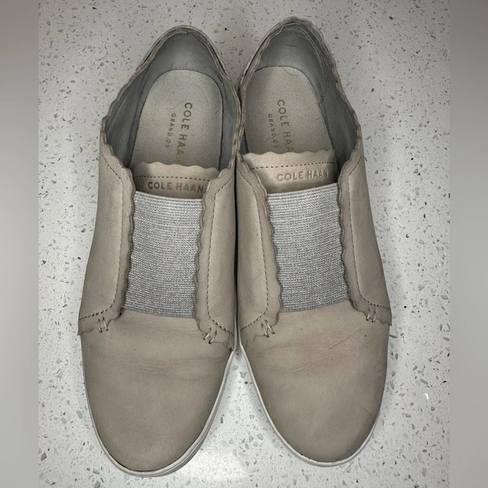 COLE HAAN Grand Crosscourt Scallop Slip-On Leather Shoes Women's Size 9B - Picture 7 of 10